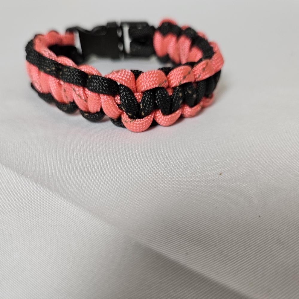 Handmade 550 Paracord Pink and‎ Black Braided Bracelet 7.5"